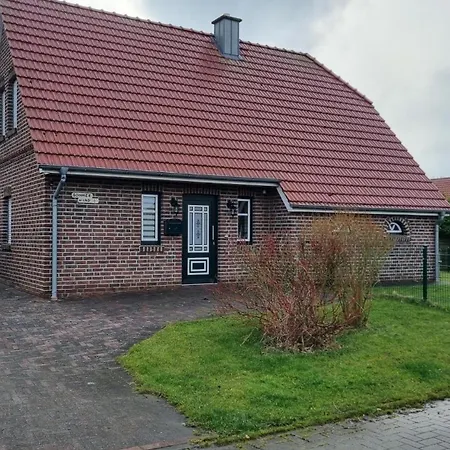 Holiday home Ferienhaus-sommerwind *